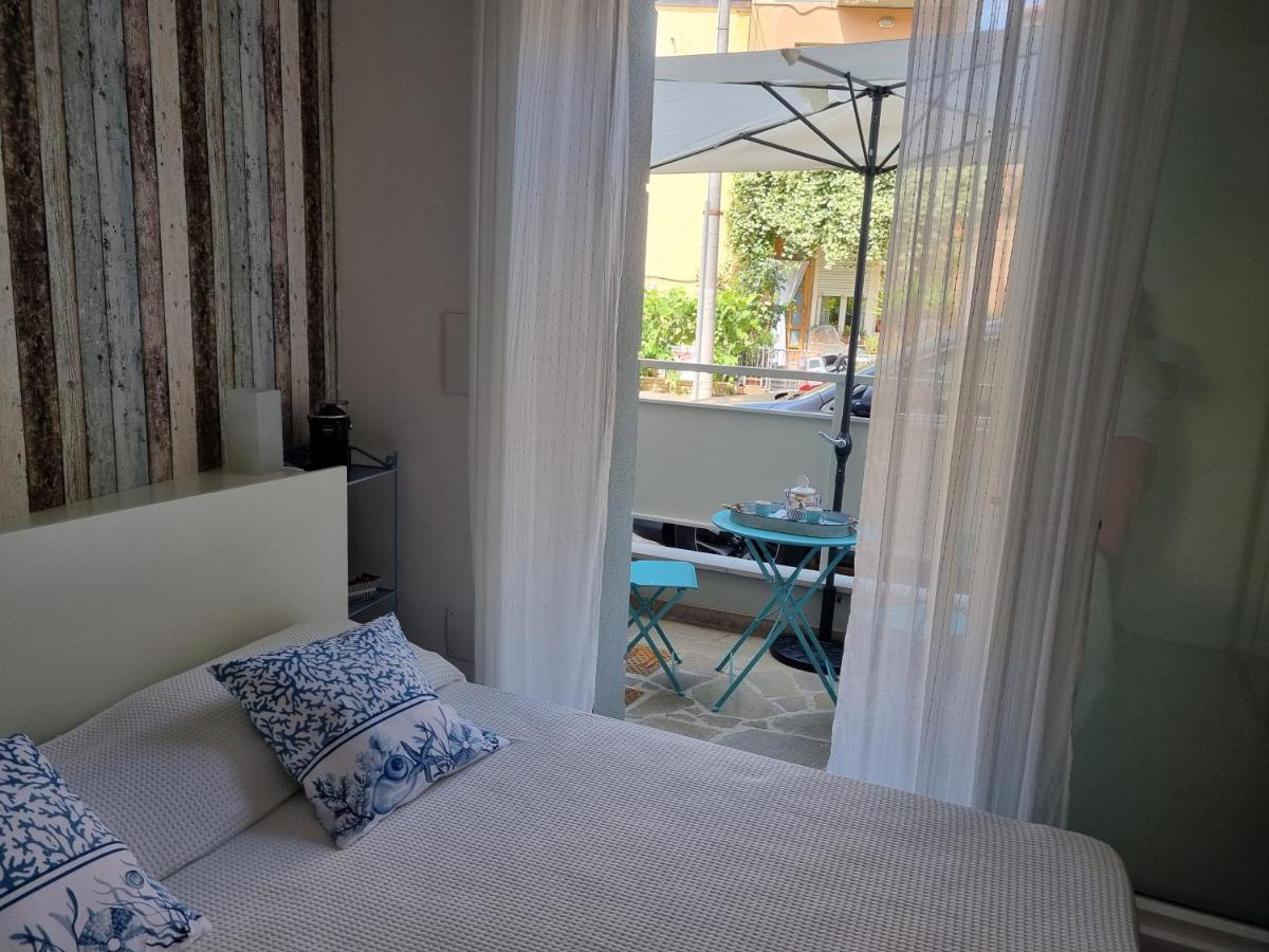 Hotel Residenza Azzurra Cattolica Exterior foto